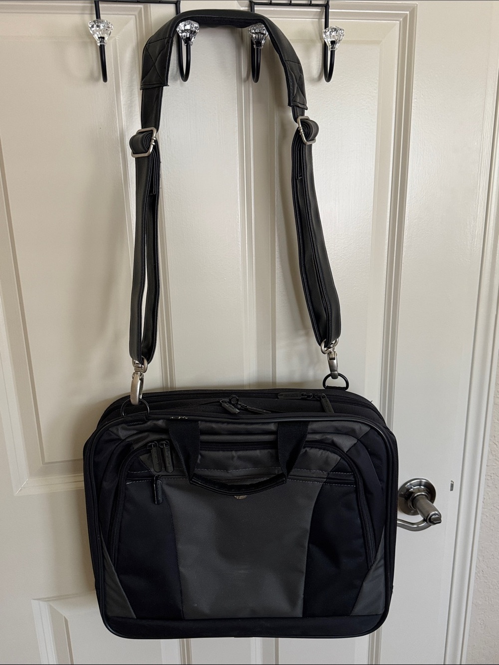 Black Men's Laptop Bag with Shoulder Strap Good Condition